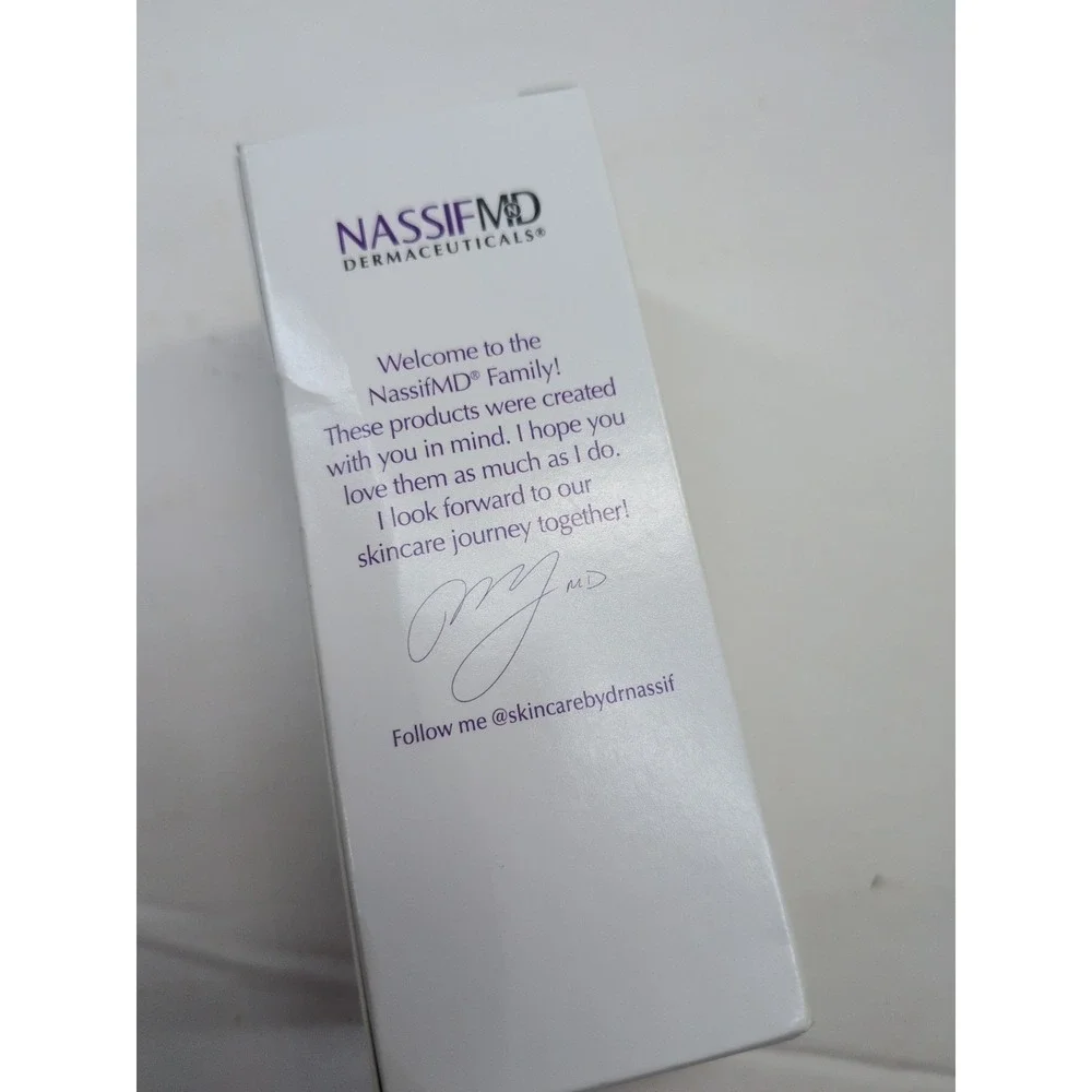 NIB!🥰NassifMD Dermaceuticals Radiance Brightening Booster Vitamin C 1oz/30ml